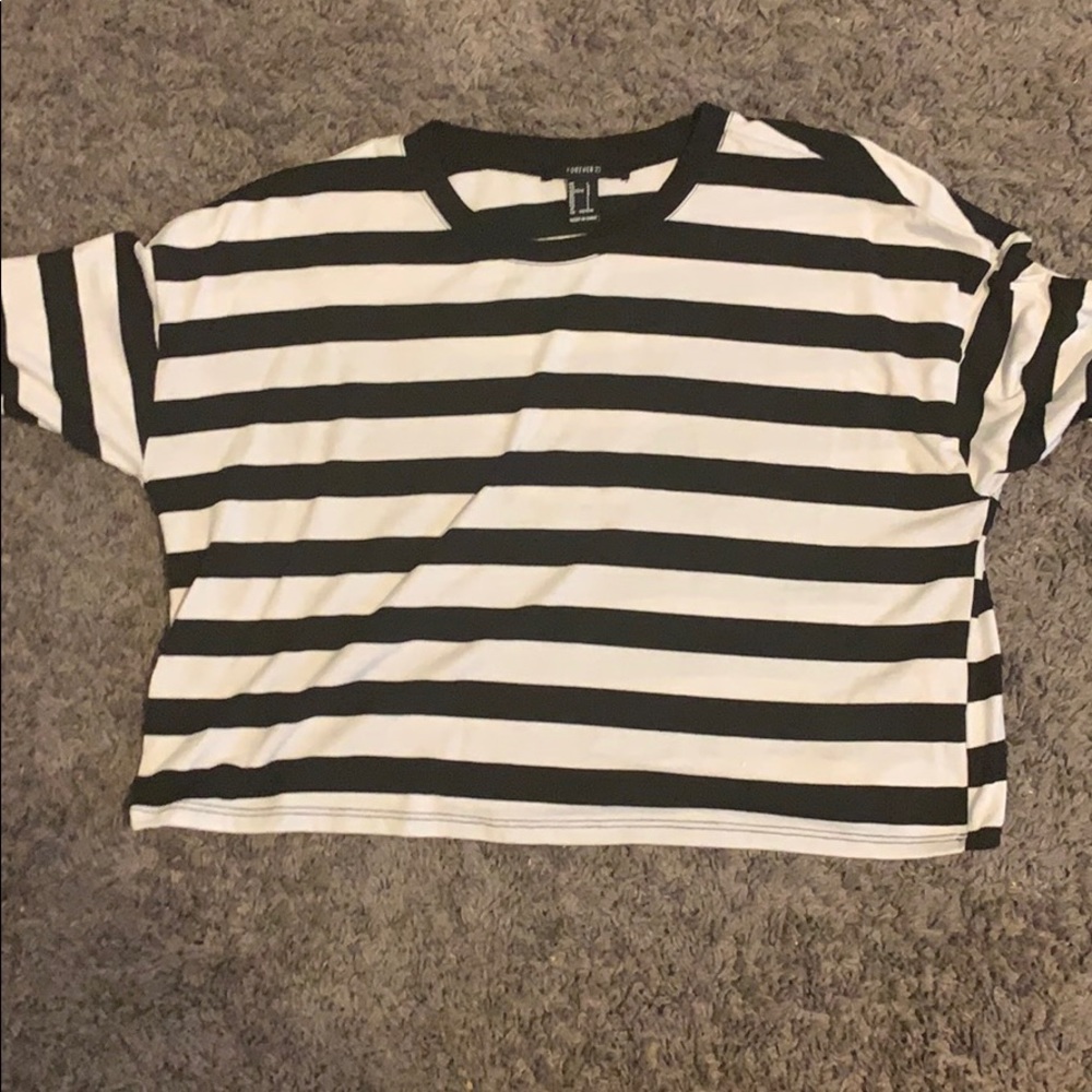 Black and white cropped long sleeve